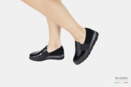Mocassino in vernice nero con elastico </br> D1476 Mocassini
