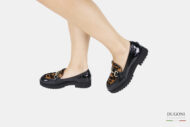 Mocassino in vernice nera con stampa animalier leo </br> D1473 Mocassini