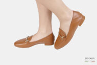 Mocassino con morsetto in pelle marrone cuoio </br> D1292 Mocassini