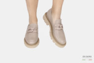 Mocassino in pelle beige con accessorio </br> D1559 Mocassini