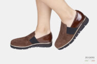 Mocassino camoscio marrone con elastico </br> D1586 Mocassini