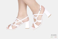 Sandalo con incrocio in pelle bianca <br/>  D1693 COLLEZIONE SPOSA