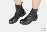Stivaletto in pelle nera con cerniere oblique </br> D1742 Scarpe donna
