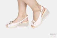 Sandalo zeppa in pelle beige con accessorio  </br> D1816 Scarpe donna