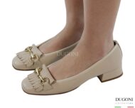 Mocassino  in pelle beige con frangetta   </br><span>-lavorazione a sacchetto-</span></br> D1859 Mocassini