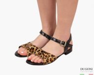 Sandalo a fascetta  in cavallino leopardato </br> D1905 Sandali bassi
