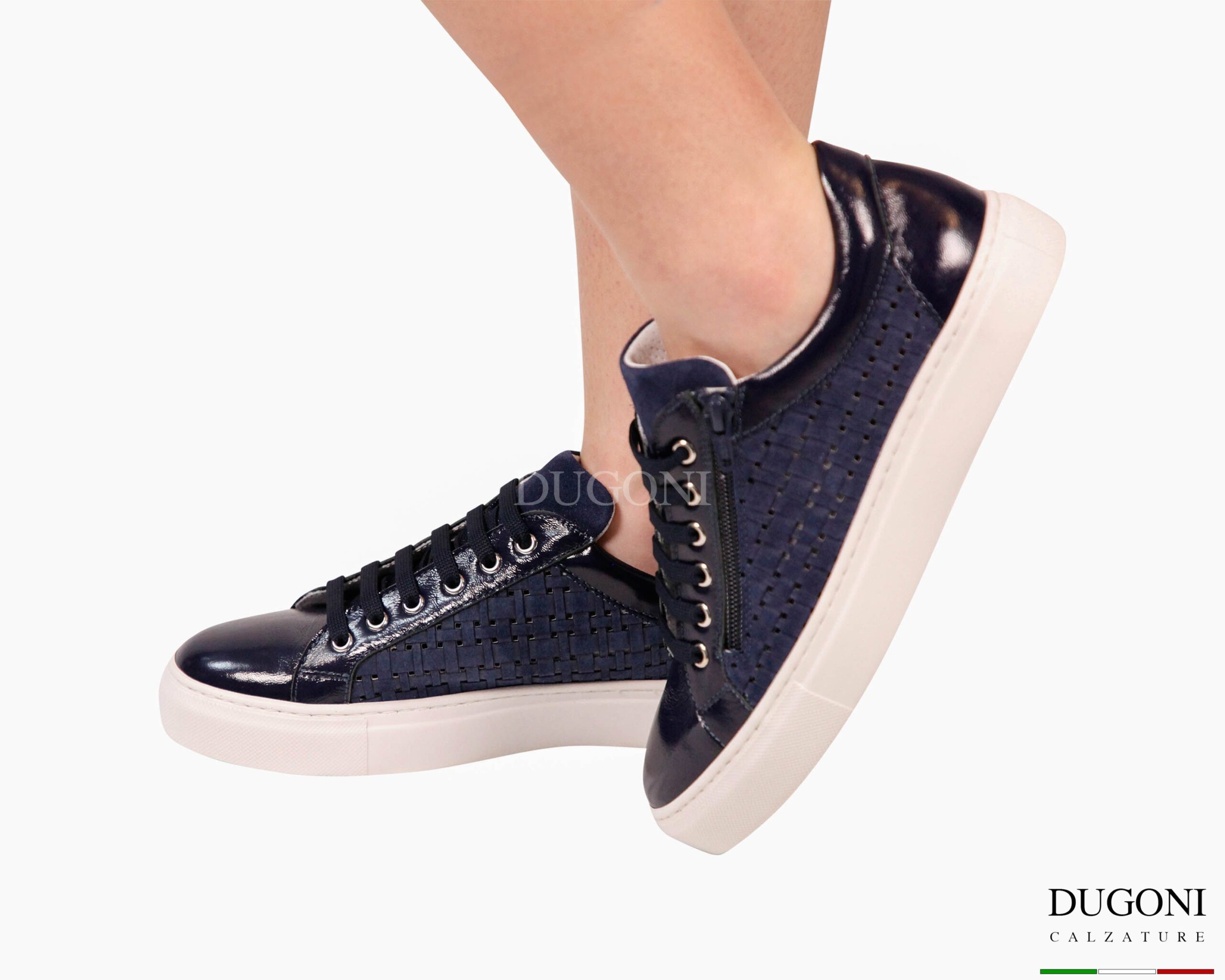 Sneakers zip in pelle e camoscio blu traforata   </br> D1880 Scarpe donna