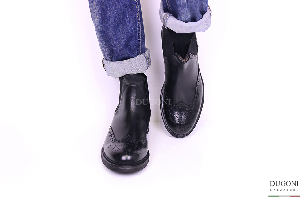 Stivaletto in pelle nero con elastici _BRECOS </br> U227 Calzature uomo